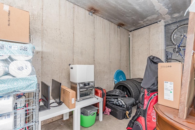 1199 E Port Clinton Rd Unit 305, Vernon Hills, IL 60061 - view of storage room