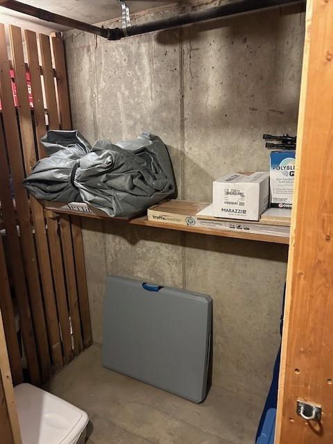 110 S Dunton Ave Unit 4G, Arlington Heights, IL 60005 - detailed view of concrete floors