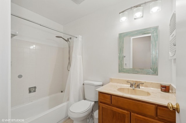 336 Redwing Dr Unit 18-3, Deerfield, IL 60015 - full bath with vanity and shower / tub combo with curtain