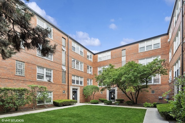 2424 W Farragut Ave Unit 3B, Chicago, IL 60625 - view of apartment building / complex
