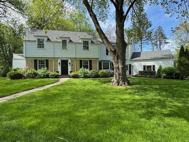 2007 Amherst Ct, Flossmoor, IL 60422 - colonial inspired home featuring a front lawn