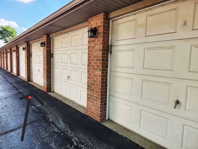 9410 S 77th Ct Unit 3F, Hickory Hills, IL 60457 - view of garage