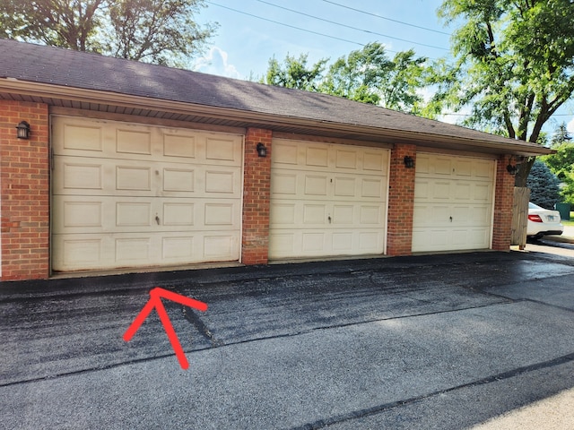 9410 S 77th Ct Unit 3F, Hickory Hills, IL 60457 - view of garage