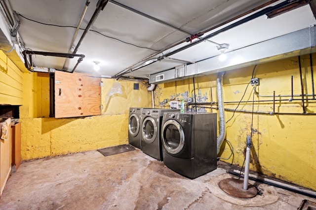 2713 W 24th Pl, Chicago, IL 60608 - laundry room with washer and dryer