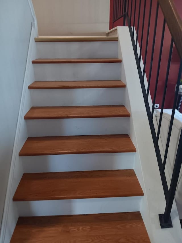 853 Greenbriar Ln, University Park, IL 60484 - view of stairway