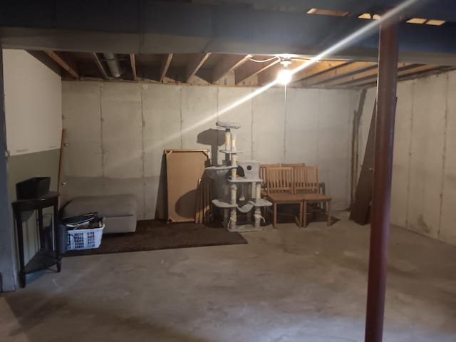 853 Greenbriar Ln, University Park, IL 60484 - view of unfinished basement