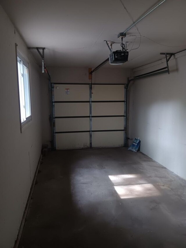 853 Greenbriar Ln, University Park, IL 60484 - garage with a garage door opener