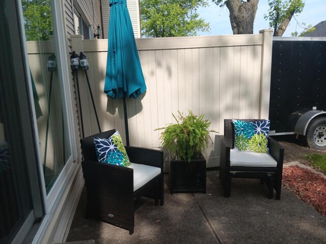 853 Greenbriar Ln, University Park, IL 60484 - view of patio / terrace