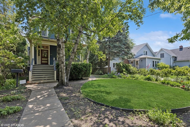 2635 Poplar Ave, Evanston, IL 60201 - view of front facade with a front lawn