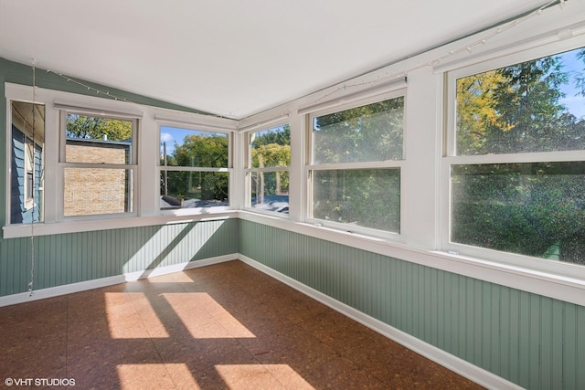 2635 Poplar Ave, Evanston, IL 60201 - unfurnished sunroom featuring lofted ceiling