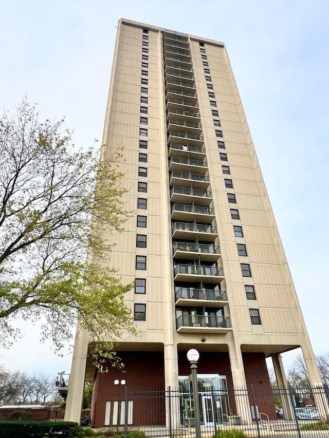 3001 S Michigan Ave Unit 909, Chicago, IL 60616 - view of apartment building / complex