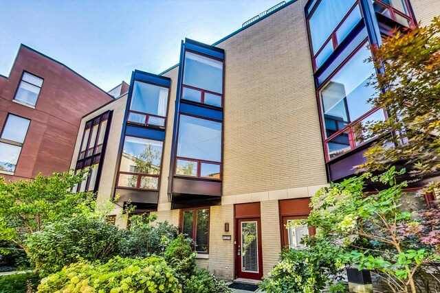 1223 W Cottage Pl, Chicago, IL 60607 - view of building exterior