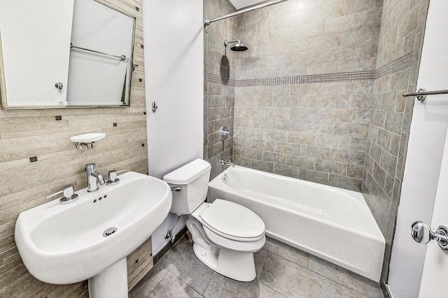 1223 W Cottage Pl, Chicago, IL 60607 - full bath with shower / tub combination and tile patterned flooring