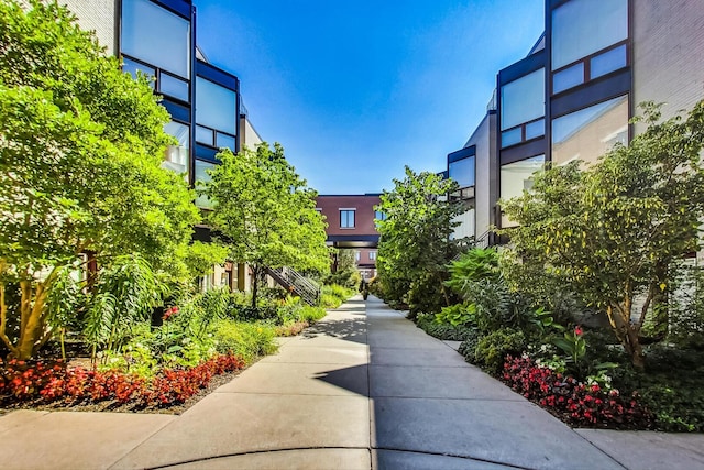 1223 W Cottage Pl, Chicago, IL 60607 - view of property's community