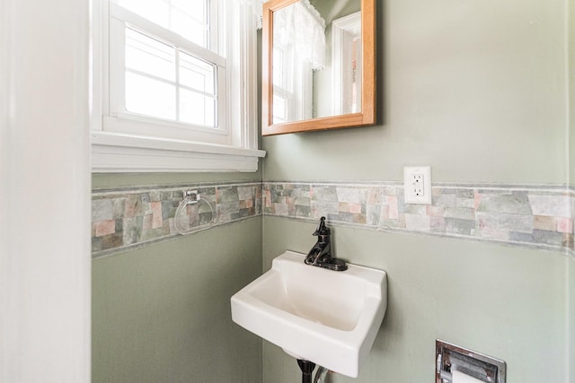 1020 N 8th St, Rochelle, IL 61068 - bathroom featuring a sink