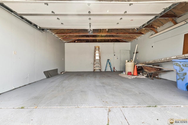 7220 S Spaulding Ave, Chicago, IL 60629 - view of garage