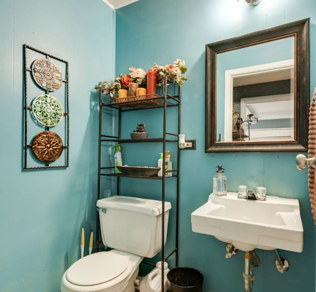5112 Deerpath Rd, Oak Forest, IL 60452 - bathroom featuring toilet and a sink