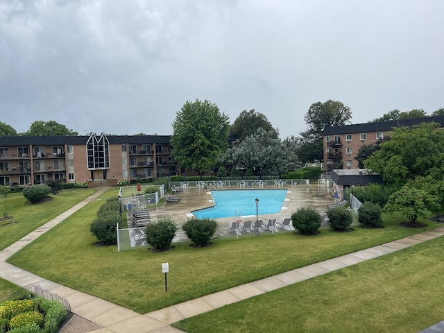 1056 N Mill St Unit 305, Naperville, IL 60563 - view of community pool
