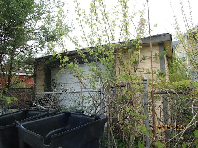 605 E 92nd Pl, Chicago, IL 60619 - view of home's exterior