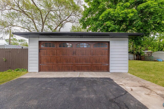 519 Everette Ave, Romeoville, IL 60446 - view of detached garage
