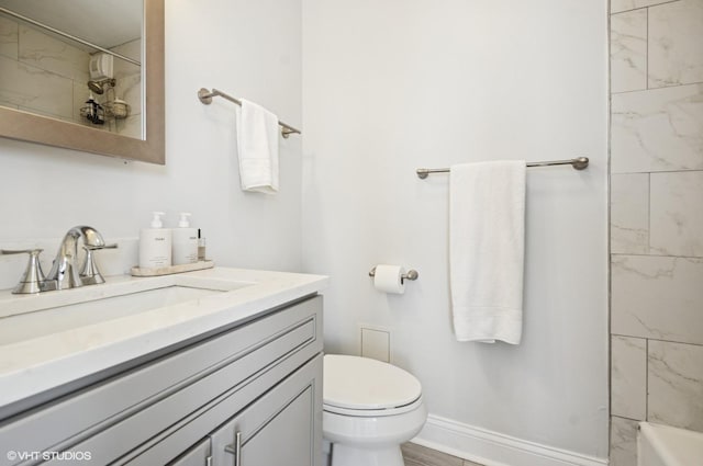 2626 N Lakeview Ave Unit 2012, Chicago, IL 60614 - bathroom with vanity and bathing tub / shower combination