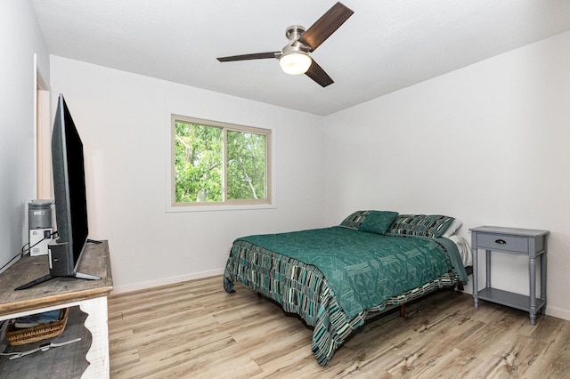 3020 Timber Hill Ct, Aurora, IL 60504 - bedroom featuring wood finished floors and a ceiling fan