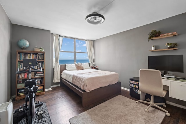 6301 N Sheridan Rd Unit 7N, Chicago, IL 60660 - bedroom with wood finished floors and an office area