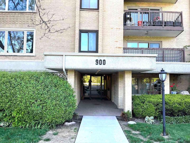 900 S River Rd Unit 3A, Des Plaines, IL 60016 - property entrance with brick siding