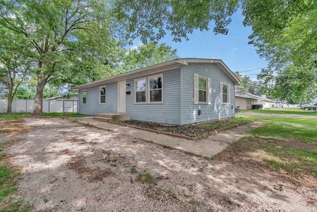 250 S Virginia St, Coal City, IL 60416 - photo 1