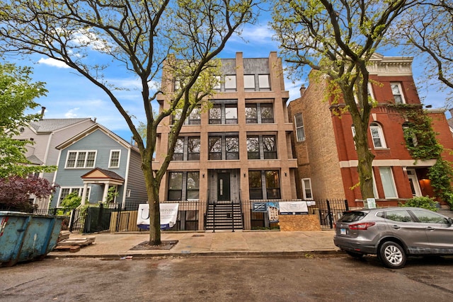 1646 N Orchard St Unit 1S, Chicago, IL 60614 - view of property featuring a fenced front yard