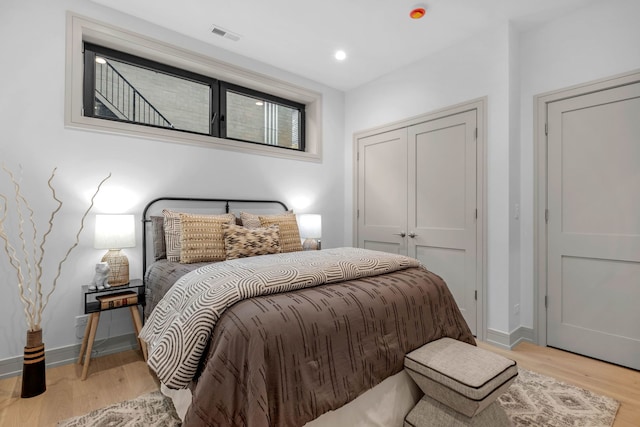 1646 N Orchard St Unit 1S, Chicago, IL 60614 - bedroom with light wood-style flooring and a closet