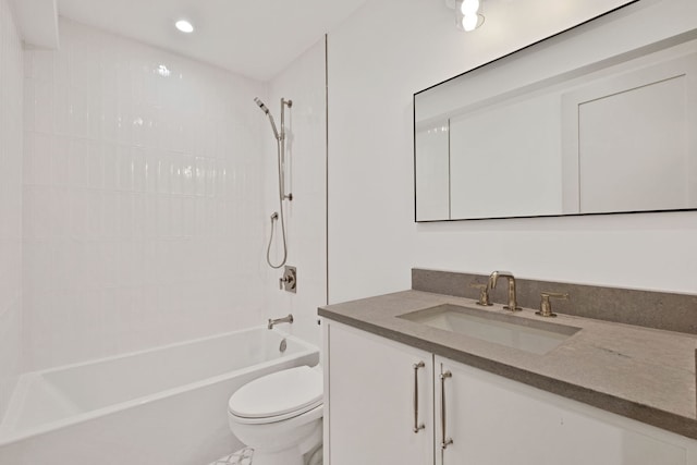 1646 N Orchard St Unit 1S, Chicago, IL 60614 - full bath featuring vanity, shower / bath combination, and recessed lighting