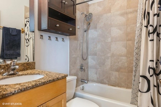 6640 S Maryland Ave Unit 2, Chicago, IL 60637 - bathroom featuring vanity and shower / bath combo with shower curtain