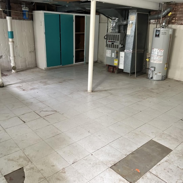 936 Newberry Ave, La Grange Park, IL 60526 - unfinished below grade area with water heater and heating unit