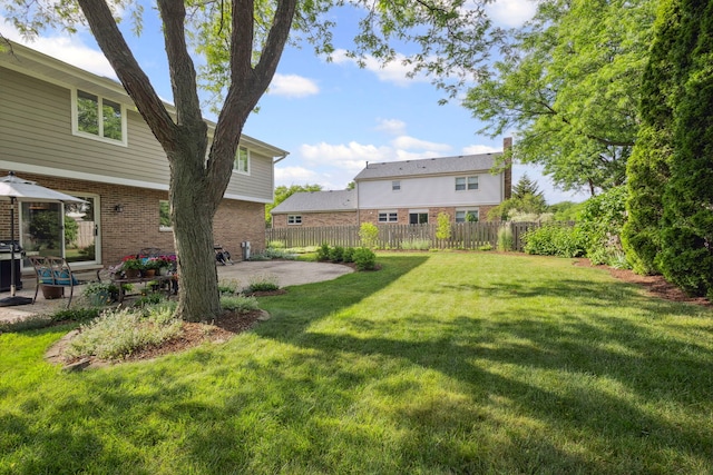 1923 N Carlyle Pl, Arlington Heights, IL 60004 - view of yard with a patio area