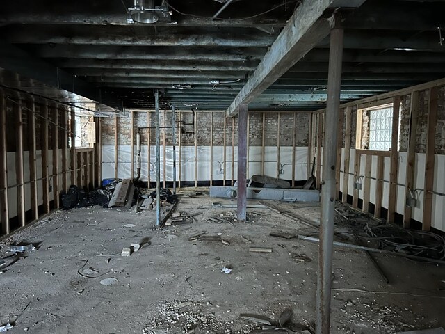 7825 S Rhodes Ave, Chicago, IL 60619 - photo 15