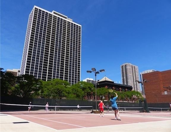 1560 N Sandburg Ter Unit 915, Chicago, IL 60610 - view of tennis court