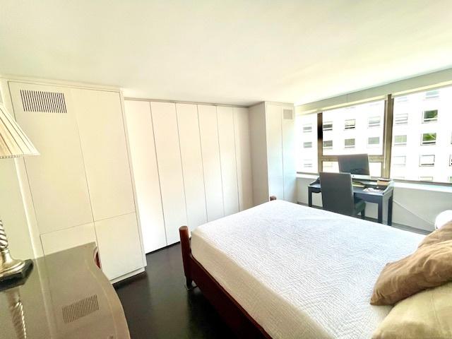 2800 N Lake Shore Dr Unit 1417, Chicago, IL 60657 - view of bedroom