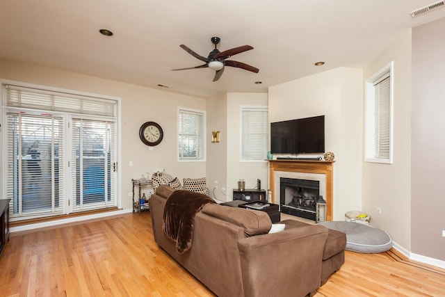 4124 N Kenmore Ave Unit Gs, Chicago, IL 60613 - living room with ceiling fan, light wood-style flooring, a fireplace, and recessed lighting