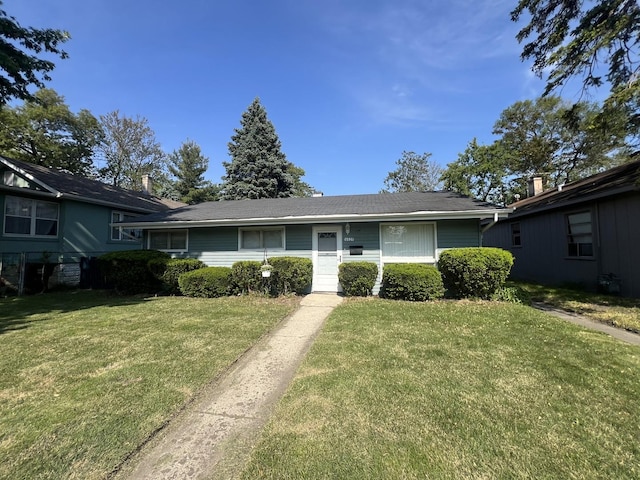 16939 Jodave Ave, Hazel Crest, IL 60429 - view of front of home with a front yard
