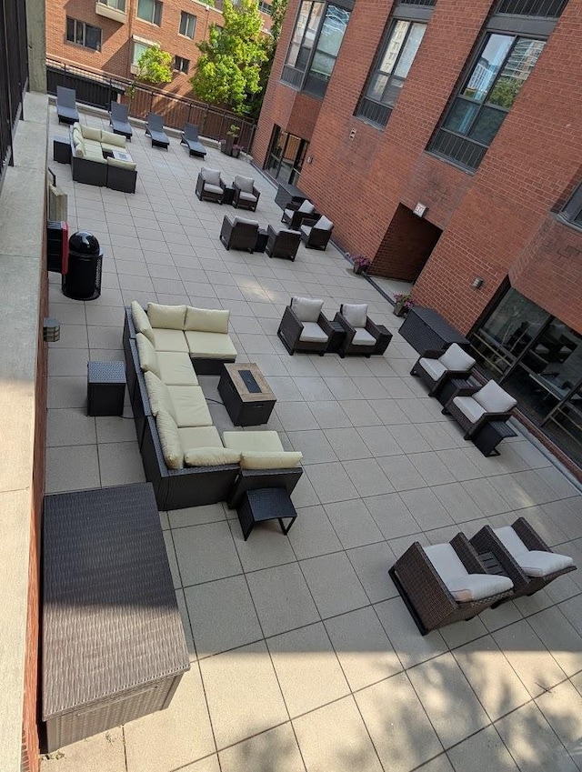899 S Plymouth Ct Unit 1703, Chicago, IL 60605 - view of patio featuring an outdoor hangout area
