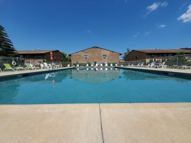 828 E Old Willow Rd Unit 109, Prospect Heights, IL 60070 - view of community pool