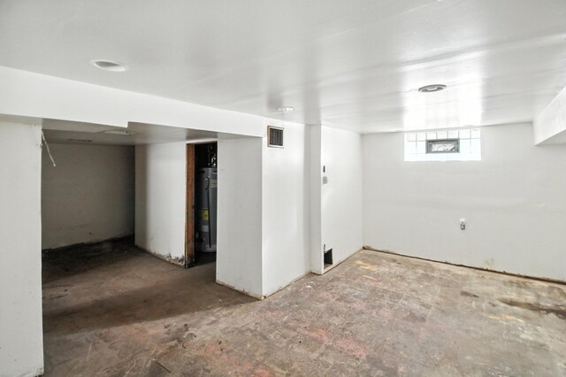 8619 S Jeffery Blvd, Chicago, IL 60617 - basement featuring gas water heater