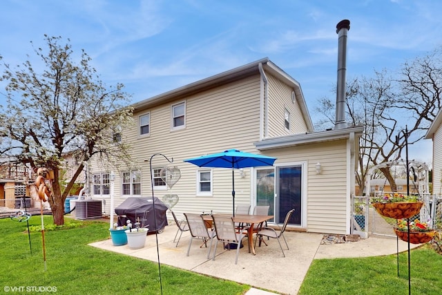 1416 S Robert Dr, Mount Prospect, IL 60056 - back of property with a patio area