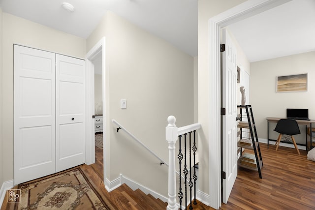 7312 Winthrop Way Unit 11, Downers Grove, IL 60516 - hallway featuring an upstairs landing, wood finished floors, and a desk