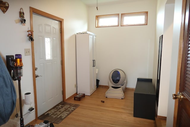 5125 N La Crosse Ave, Chicago, IL 60630 - entrance foyer featuring light wood-style floors and baseboards
