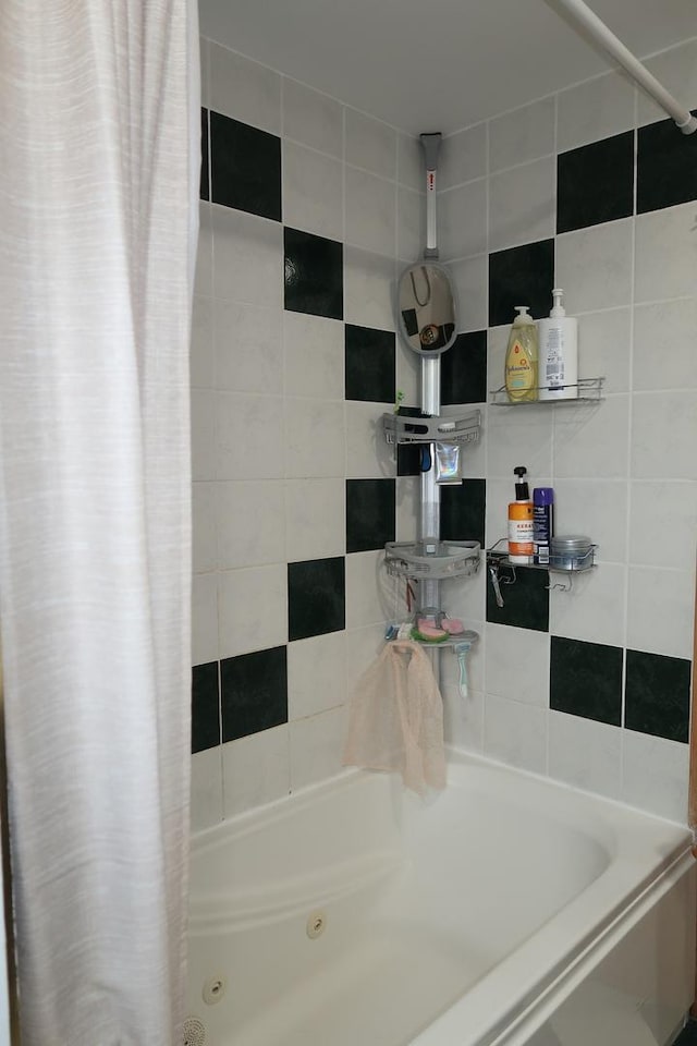 5125 N La Crosse Ave, Chicago, IL 60630 - bathroom with a combined bath / shower with jetted tub