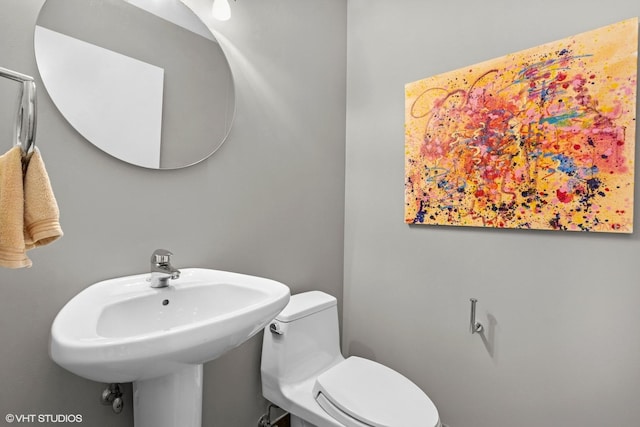 653 N Kingsbury St Unit 2202, Chicago, IL 60654 - bathroom with toilet and a sink