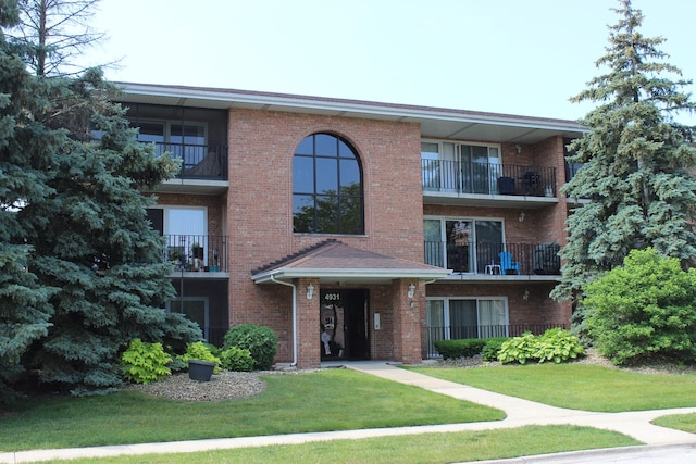 4931 E Circle Dr Unit 104, Crestwood, IL 60418 - photo 1