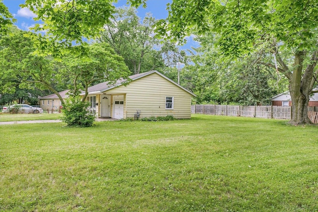 1413 Garden Hills Dr, Champaign, IL 61821 - view of yard featuring view of scattered trees
